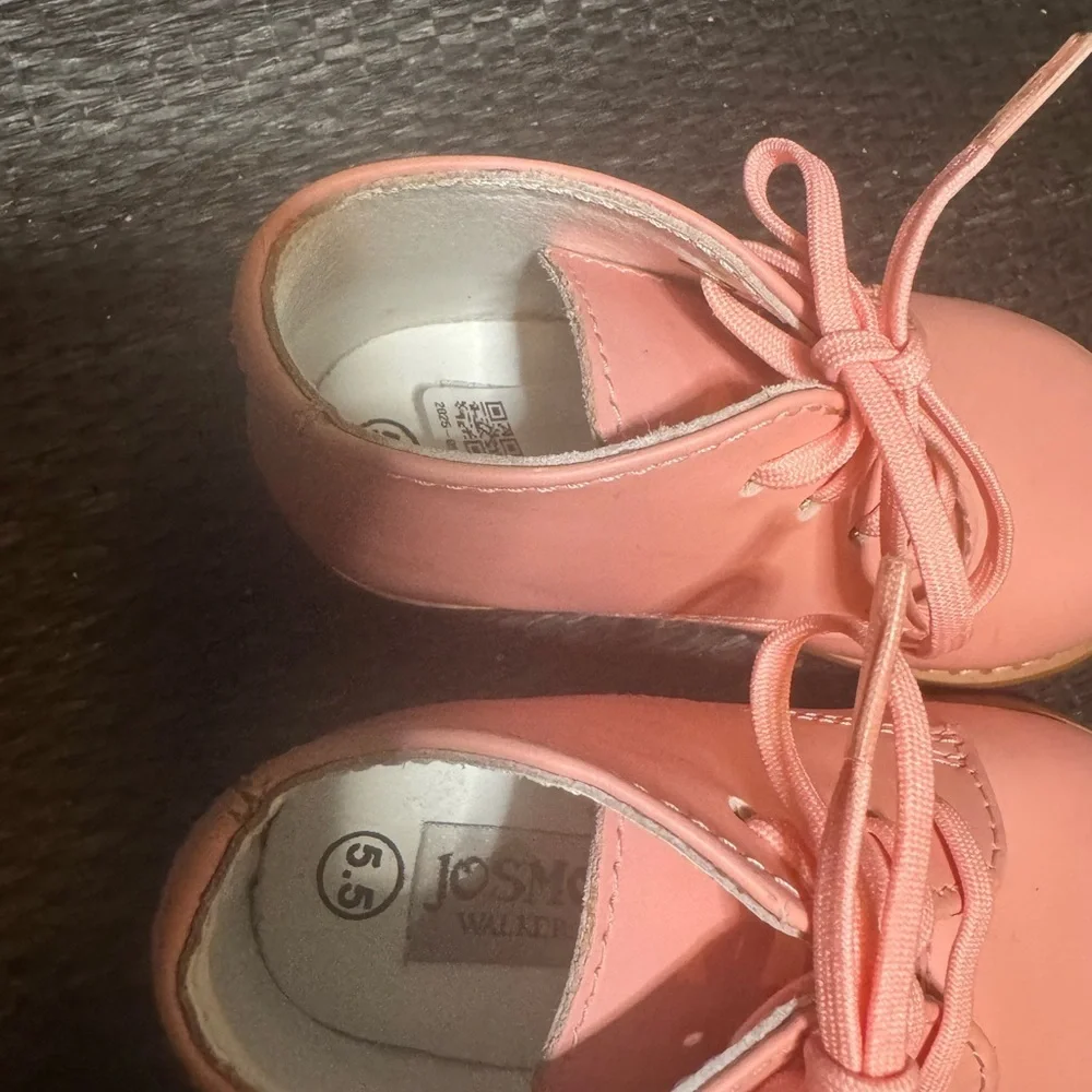 Josmo Plain Walking Shoes